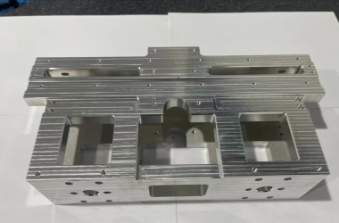 质量管理体系:ISO9001如何贯穿精密加工全流程?