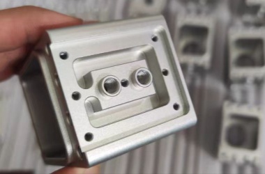 机器人研发选3D打印还是CNC精密打样?